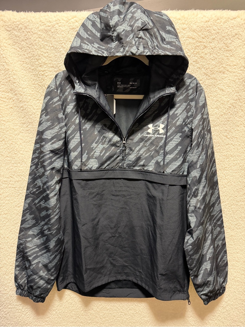 Under Armour Men's Size Medium Black Gray Camo Hooded Anorak Windbreaker NEW